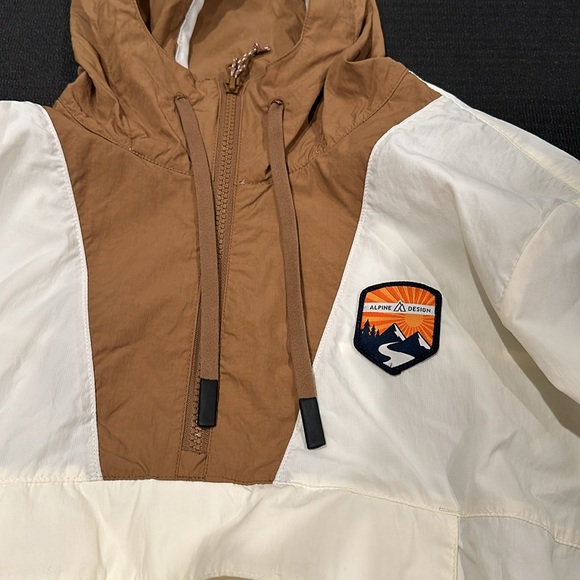 Alpine Design wind breaker - Picture 2 of 3